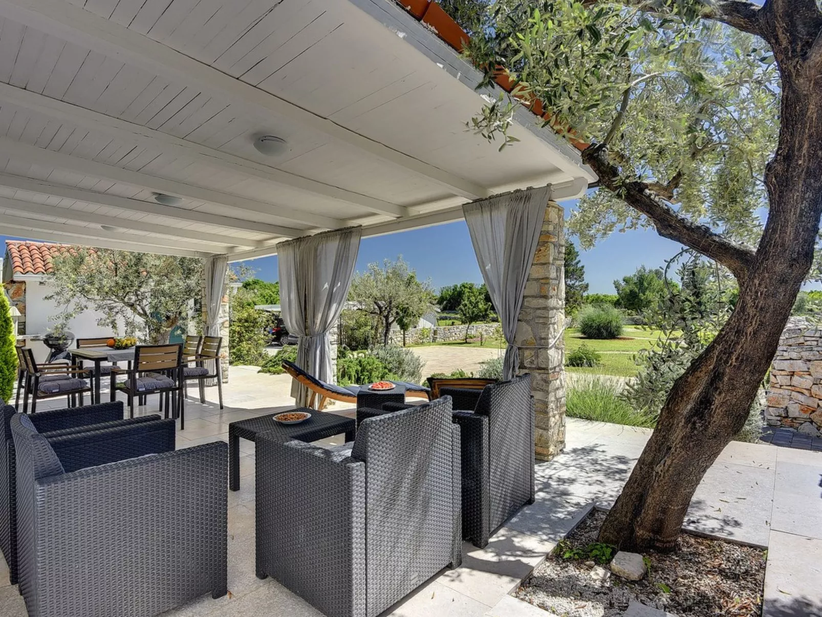 Villa Emily - Image-tags.info