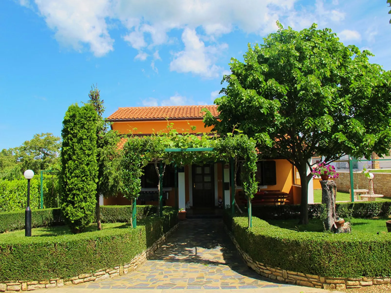 House 526 - Image-tags.info