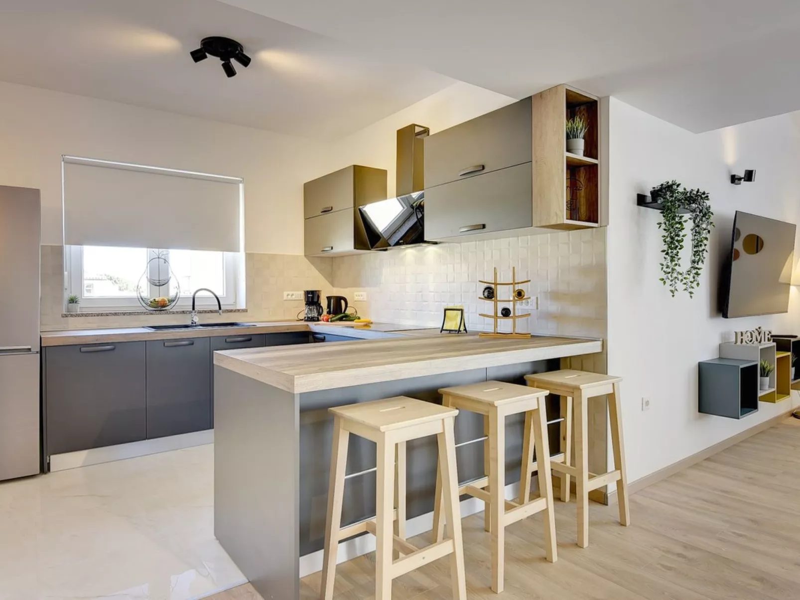 House Sunset - Drinnen