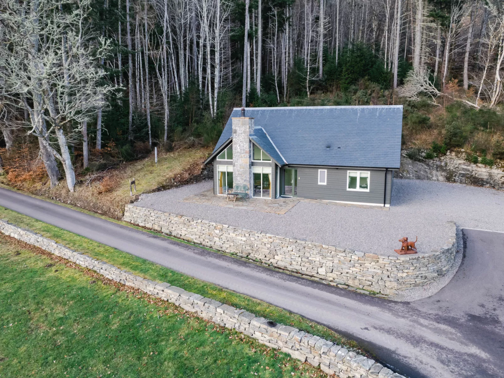 Kennel House - Draußen