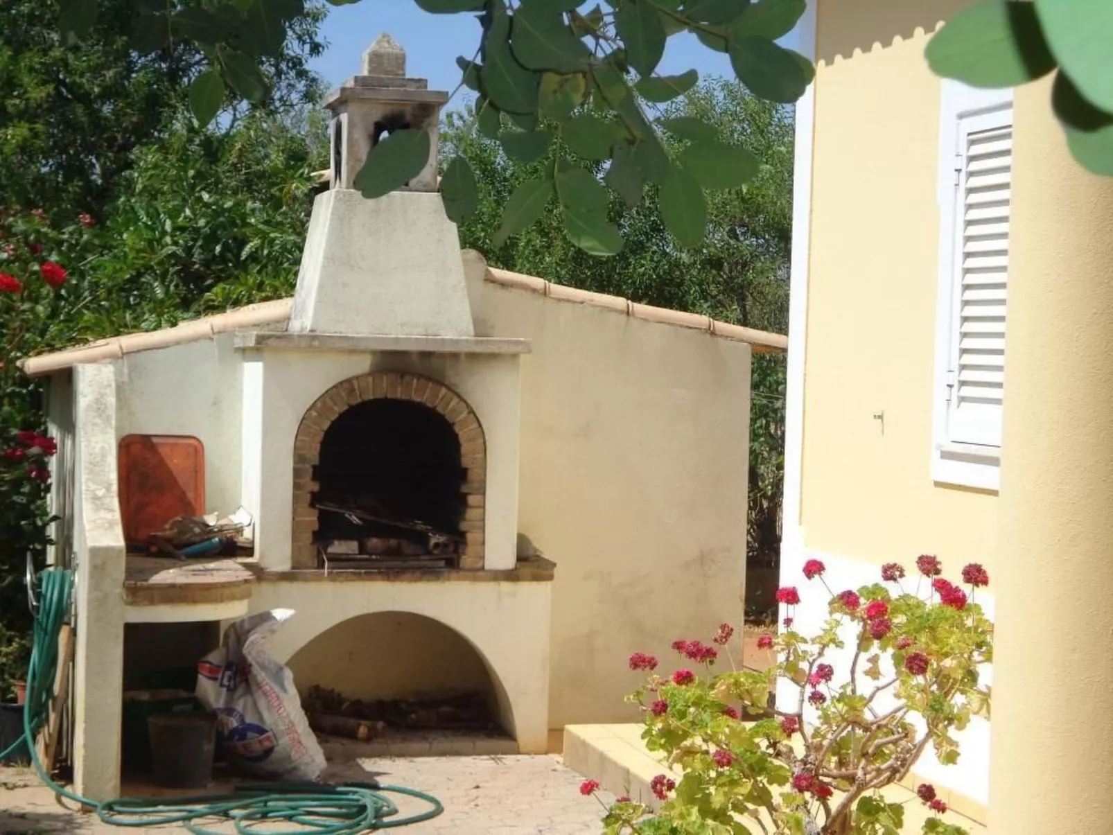 Mit Blick auf das Wasser - Outside