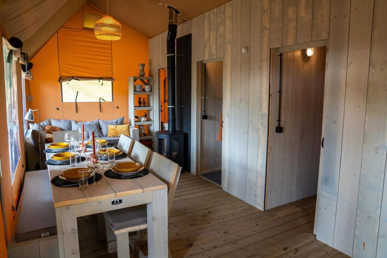 Recreatiepark Rhederlaagse Meren 18-Living room