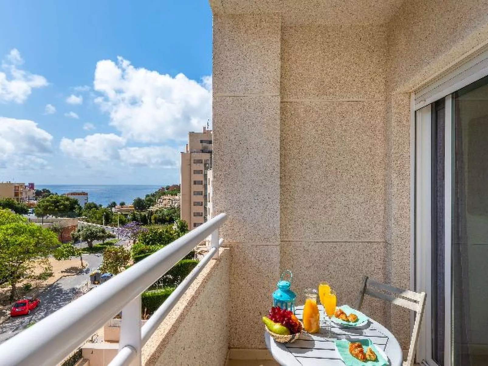 Apartment Happy -  PlusHolidays - Image-tags.info