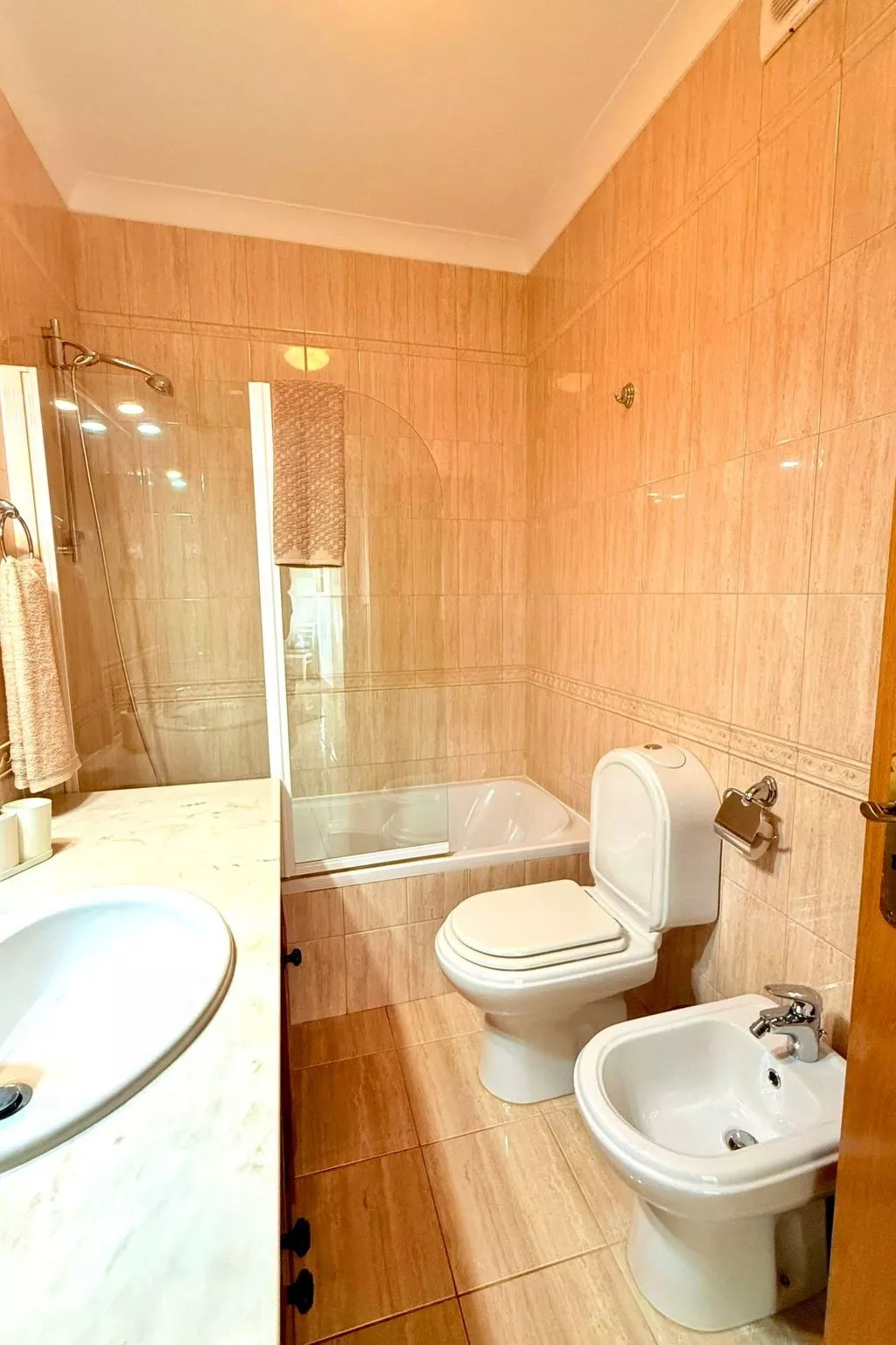 Mit beheiztem Pool - Inside