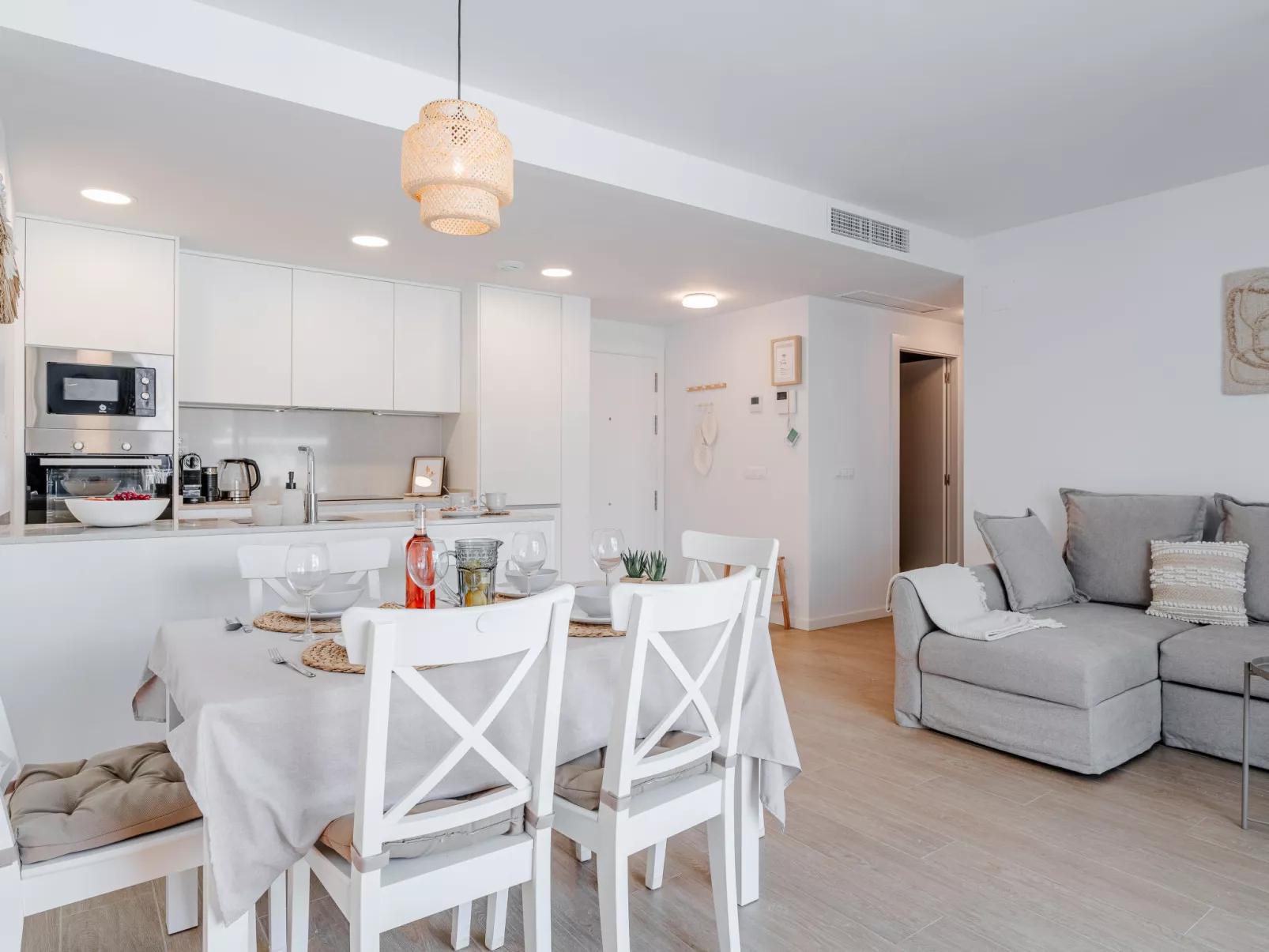 Marina Real III - Inside