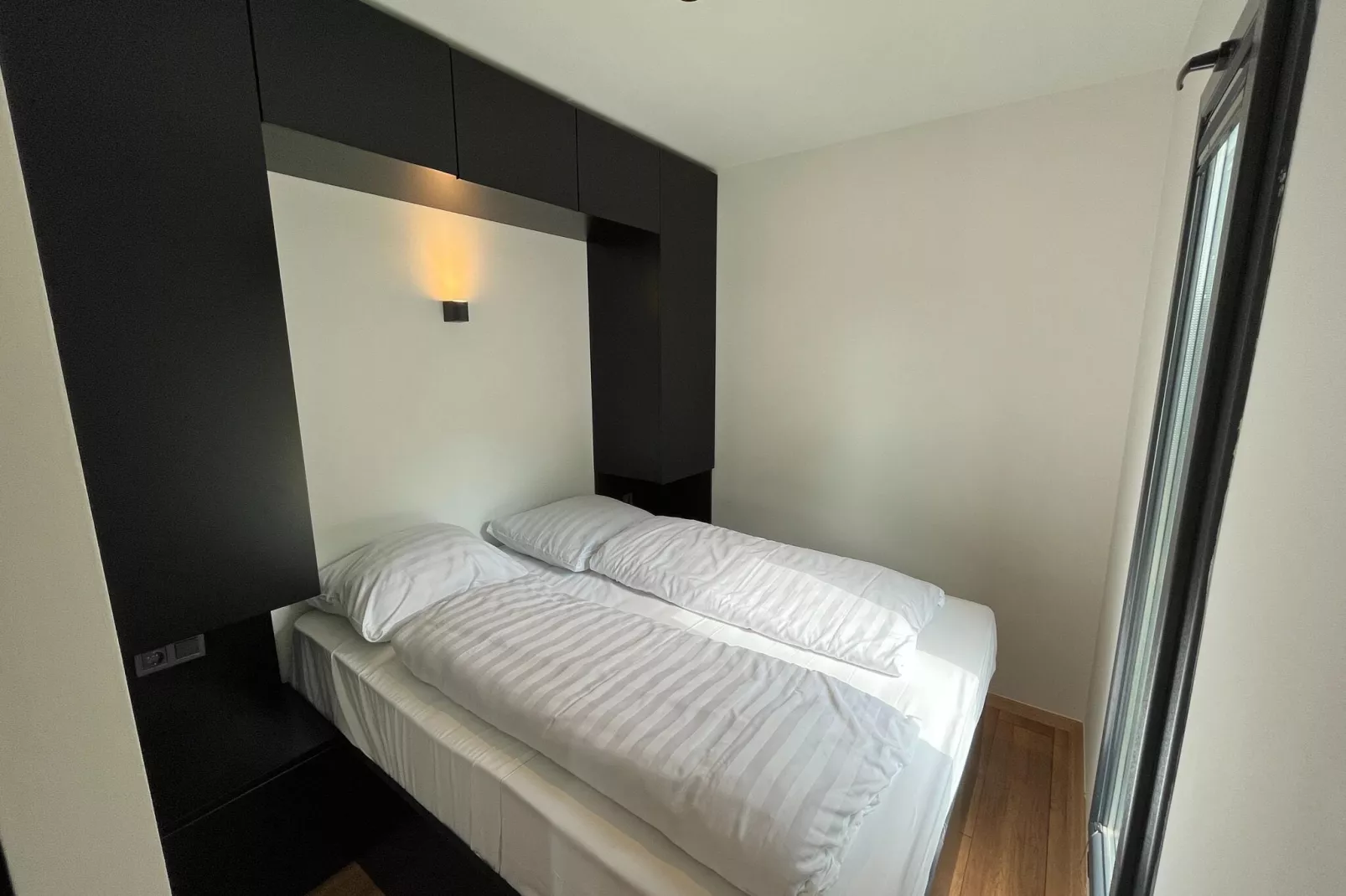 Recreatiepark Rhederlaagse Meren 19-Bedroom
