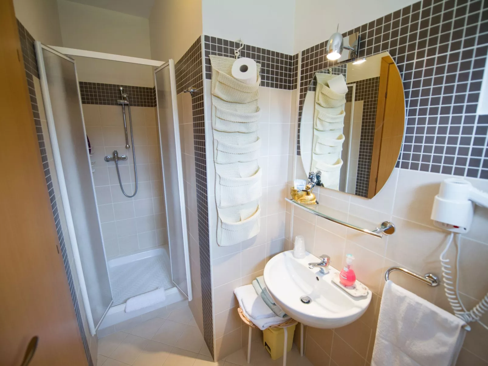 Ferienzimmer 'Flower Room - Drinnen