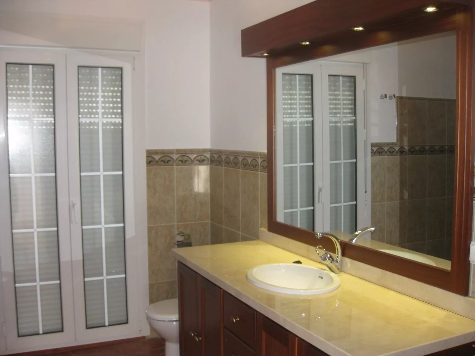 "Remedios" mit Terrasse - Drinnen