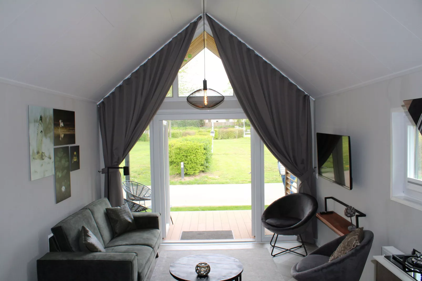 Recreatiepark Rhederlaagse Meren 20-Living room