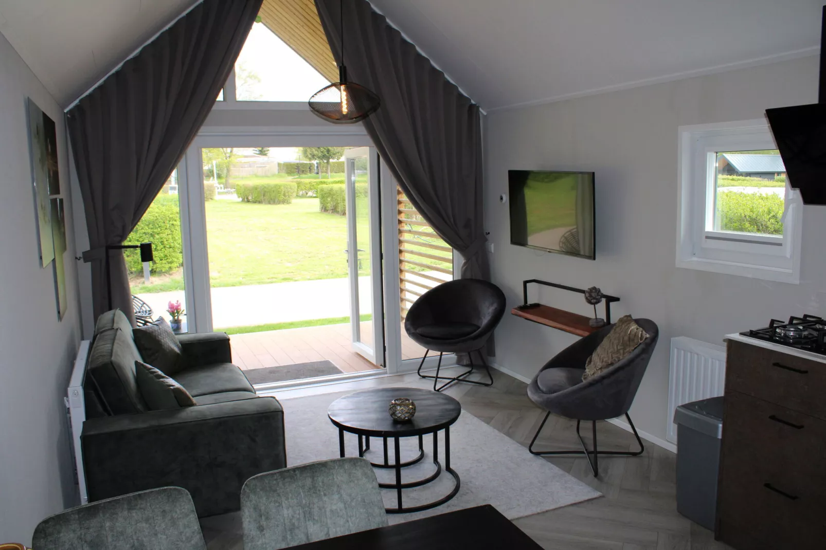 Recreatiepark Rhederlaagse Meren 20-Living room