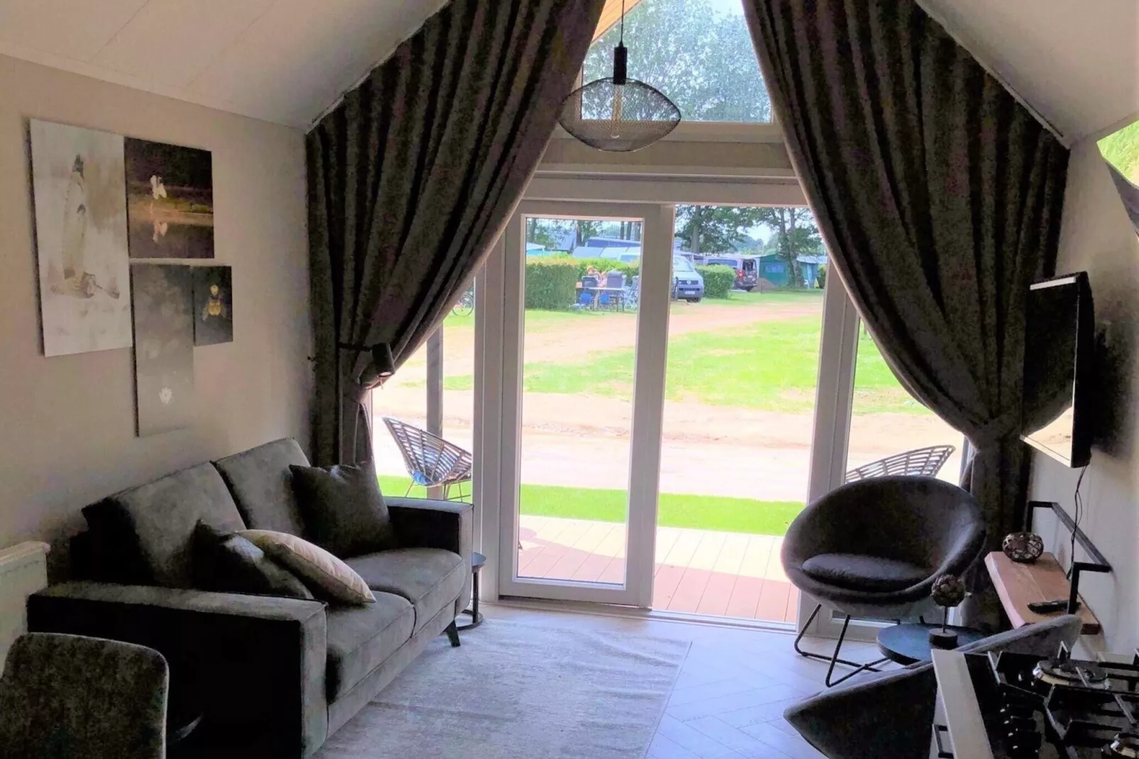 Recreatiepark Rhederlaagse Meren 20-Living room