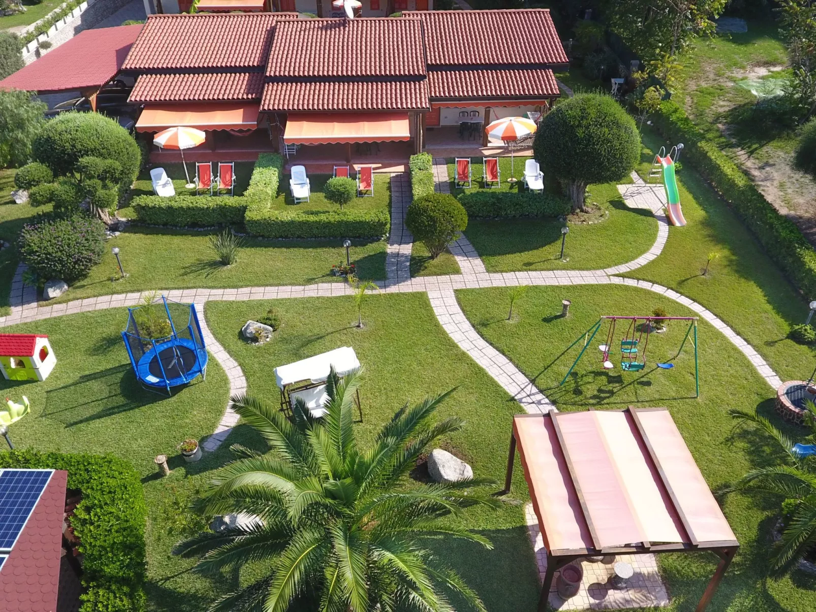 Luxus-Drei-Zimmer-Wohnungen mit großem Garten - Dehors