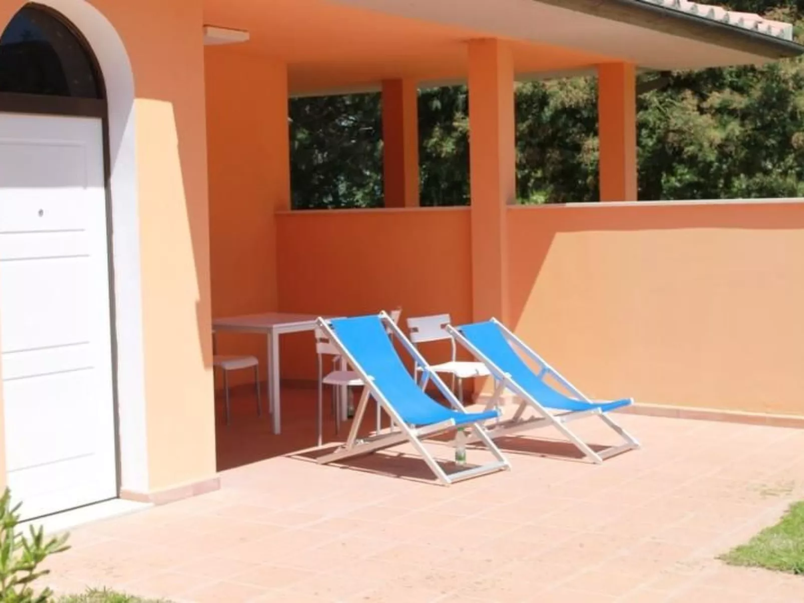 Unterkunft mit privater Terrasse, Gemeinschaftspool - Outside