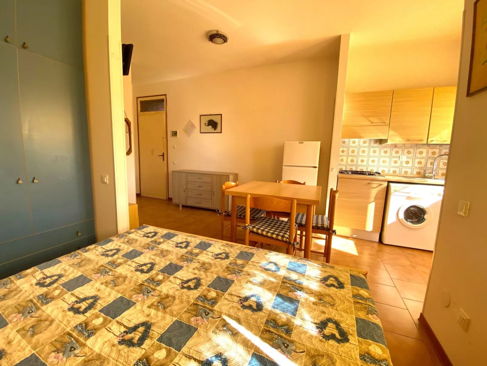 In Lido Delle Nazioni mit Kleinem Balkon - Drinnen