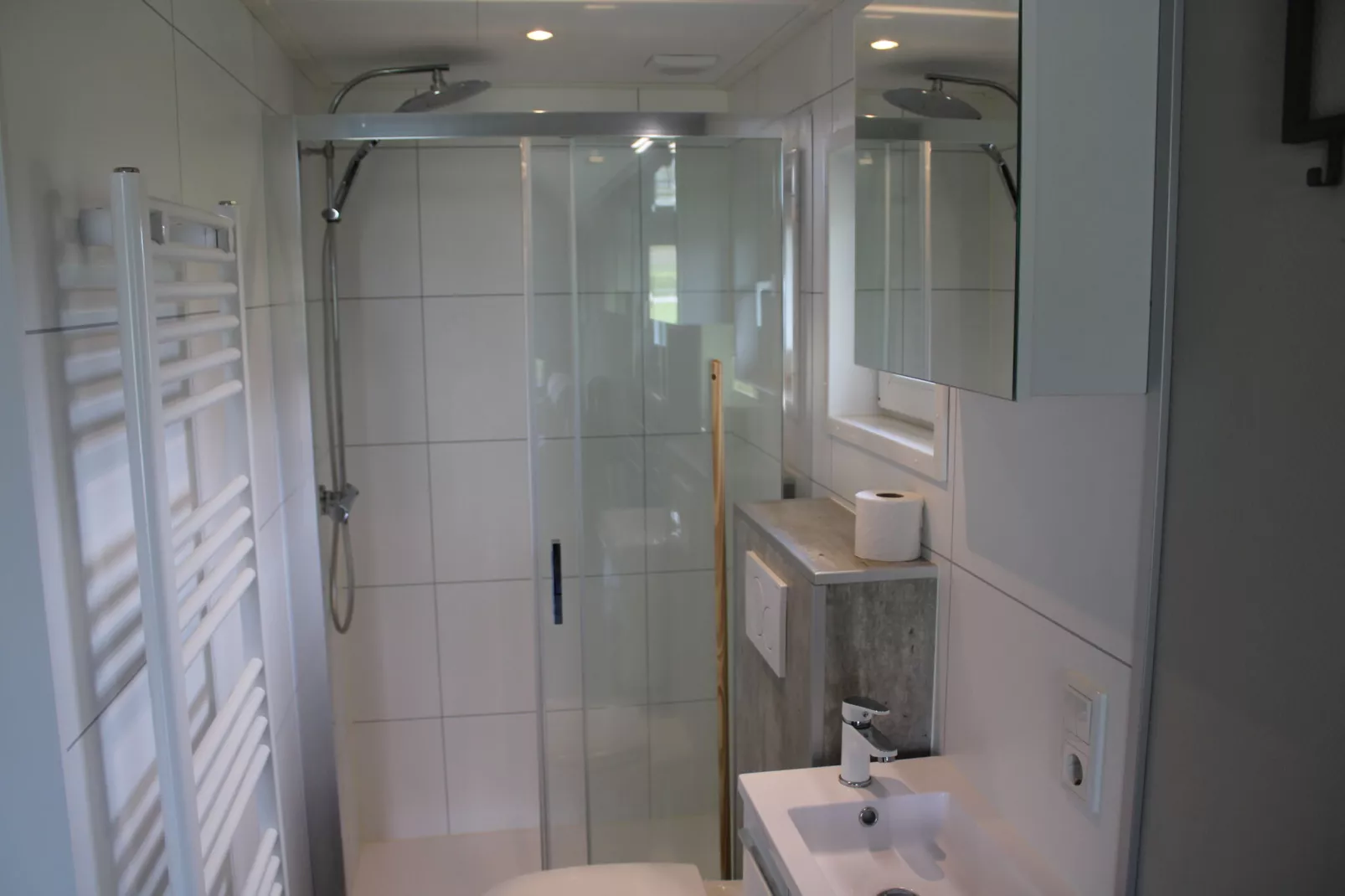 Recreatiepark Rhederlaagse Meren 20-Bathroom