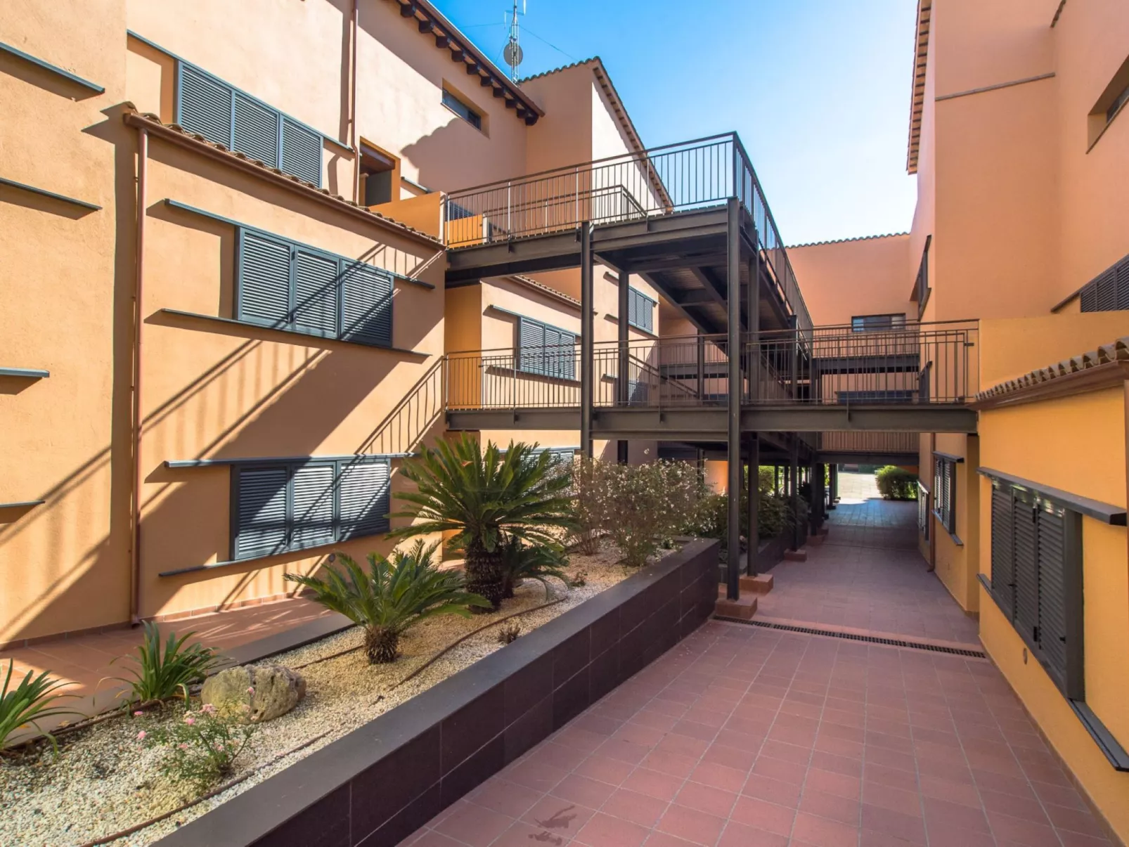 Costabravaforrent Segalar 4, Wohnung für 4 mit Gemeinschaftspool, 4Km von den S - Draußen