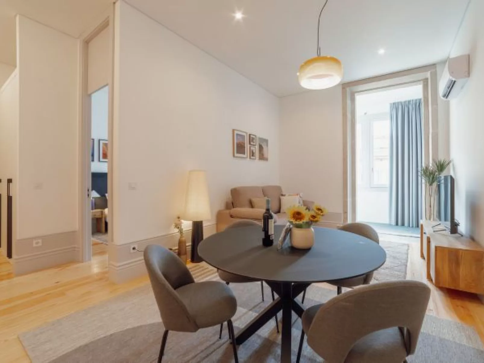 HEART OF PORTO APARTMENT D by VACATIONY - Inside