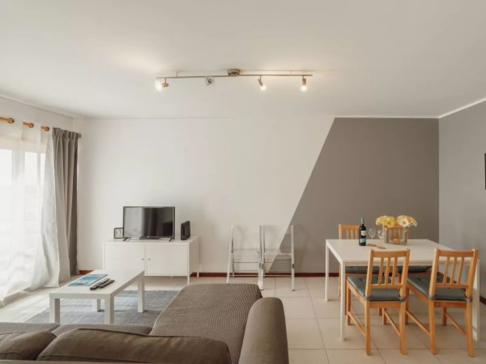 ESPINHO MODERN 3 BEDROOM APARTMENT by VACATIONY - Drinnen