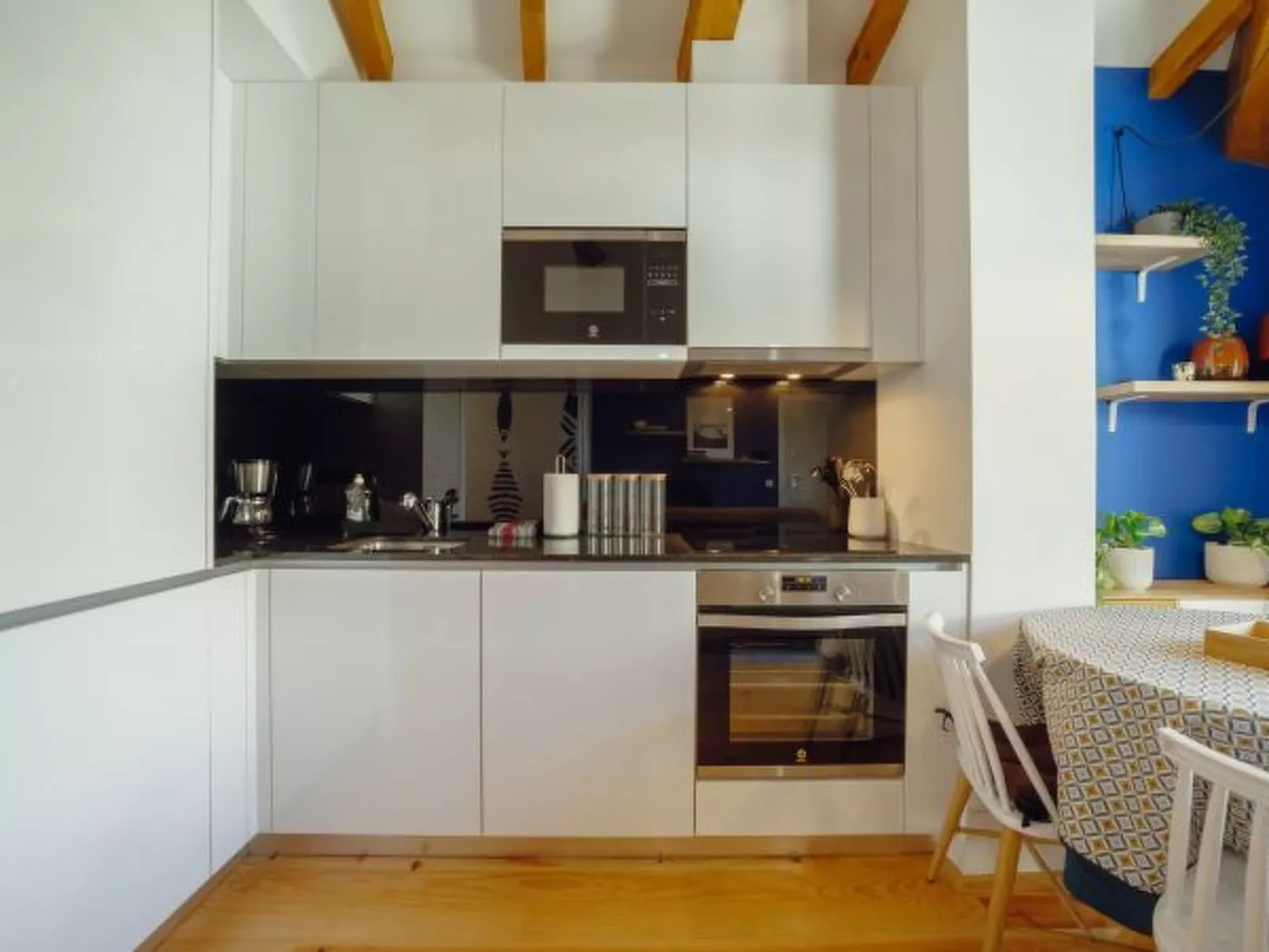 DOWNTOWN PRIME with TERRACE by VACATIONY - Inside