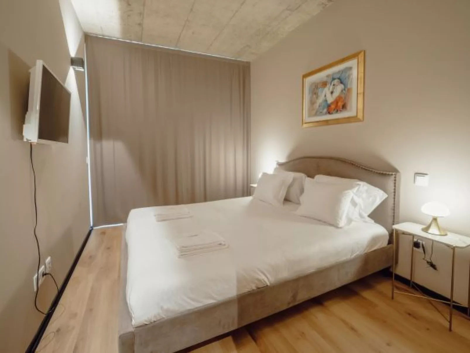 CITY CENTER PREMIUM with GARAGE by VACATIONY - Inside