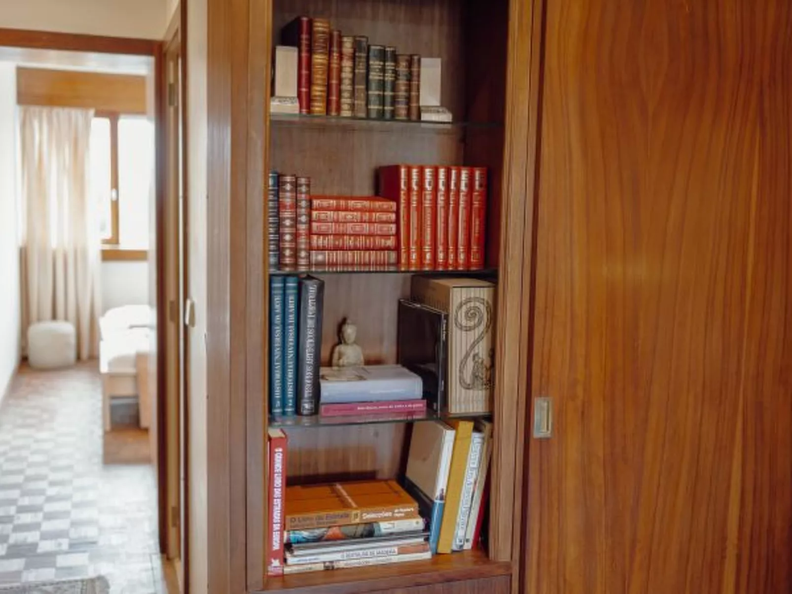 GRAND BOTANIC GARDEN APARTMENT by VACATIONY - Inside