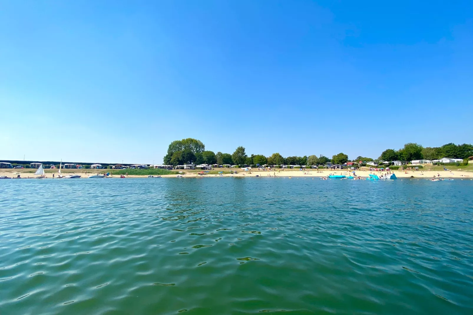 Recreatiepark Rhederlaagse Meren 20-Park facilities