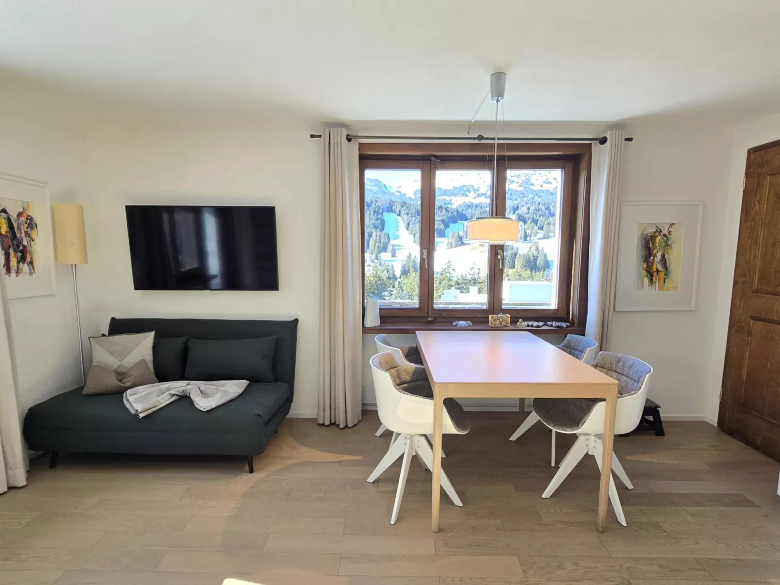 Tgiesa Alva - Inside