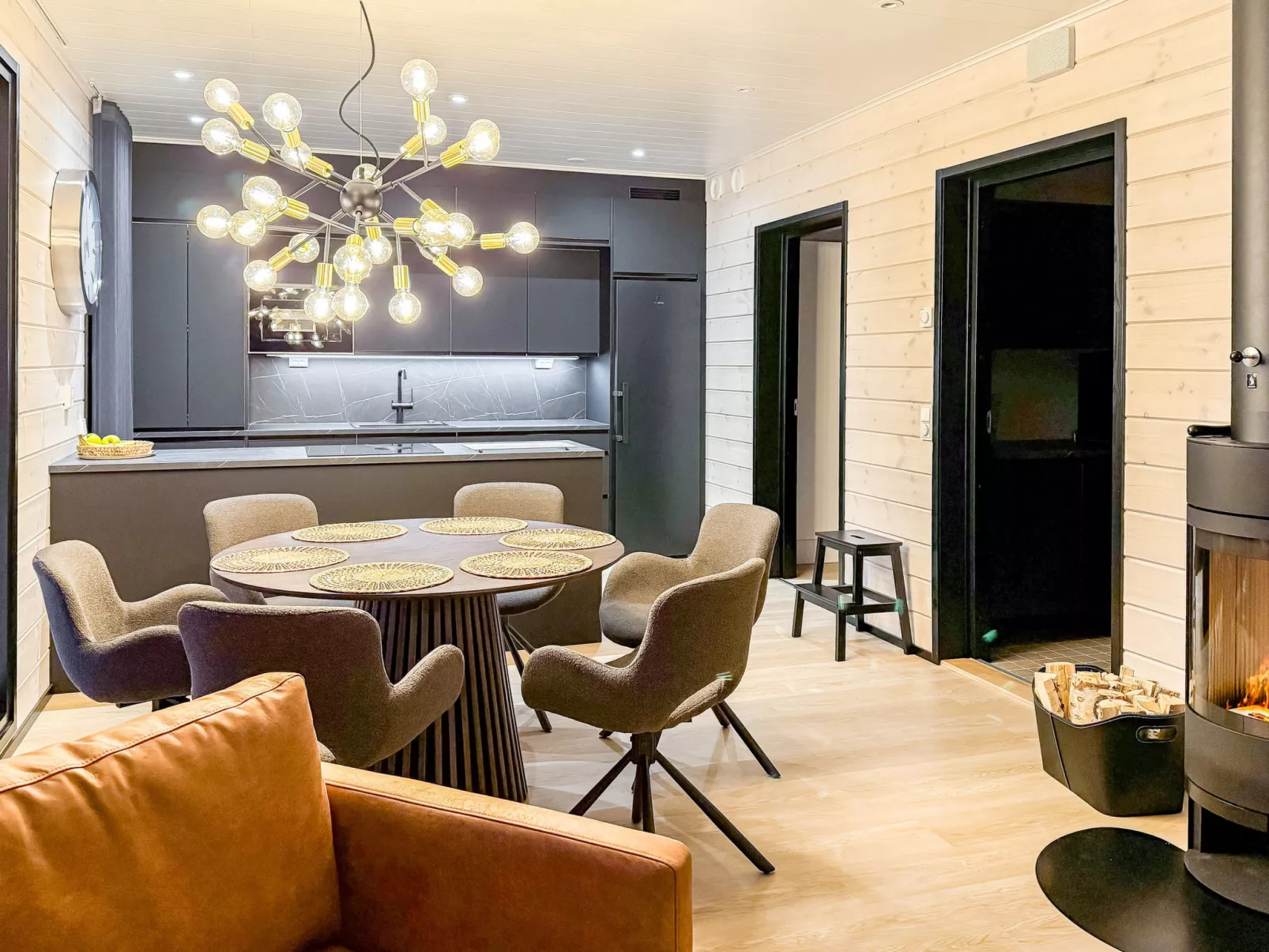 Saanan taika - Inside