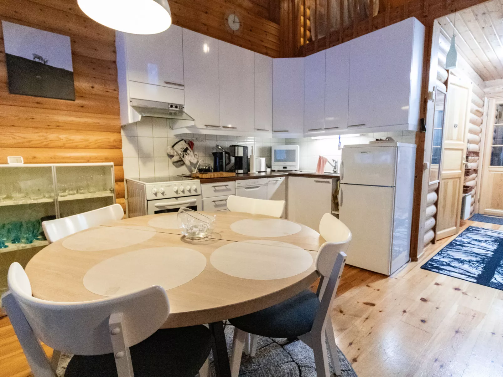 Levin neljä tuulta - Drinnen