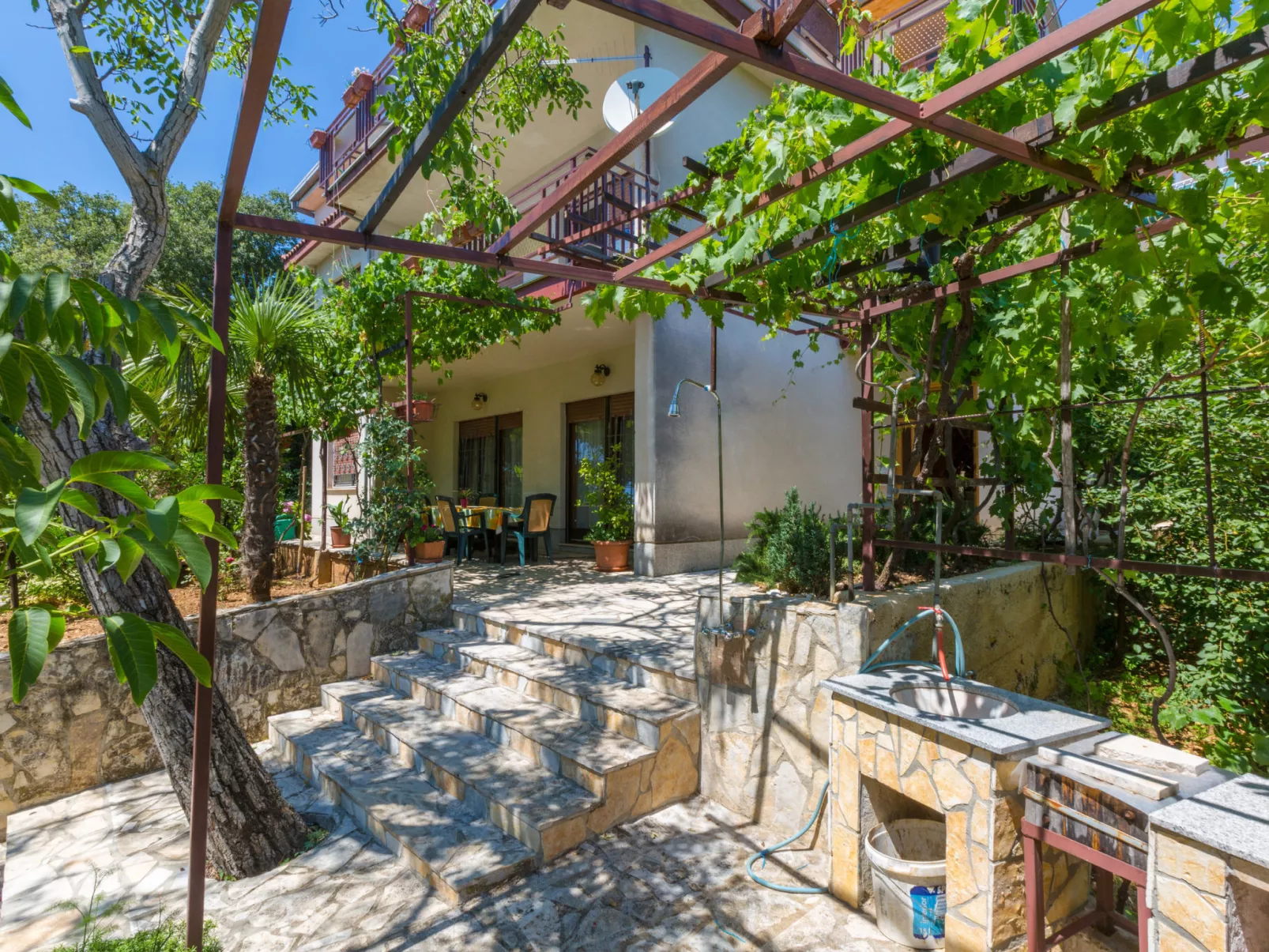 BARISIC 1 / HR-05614-01 - Image-tags.info