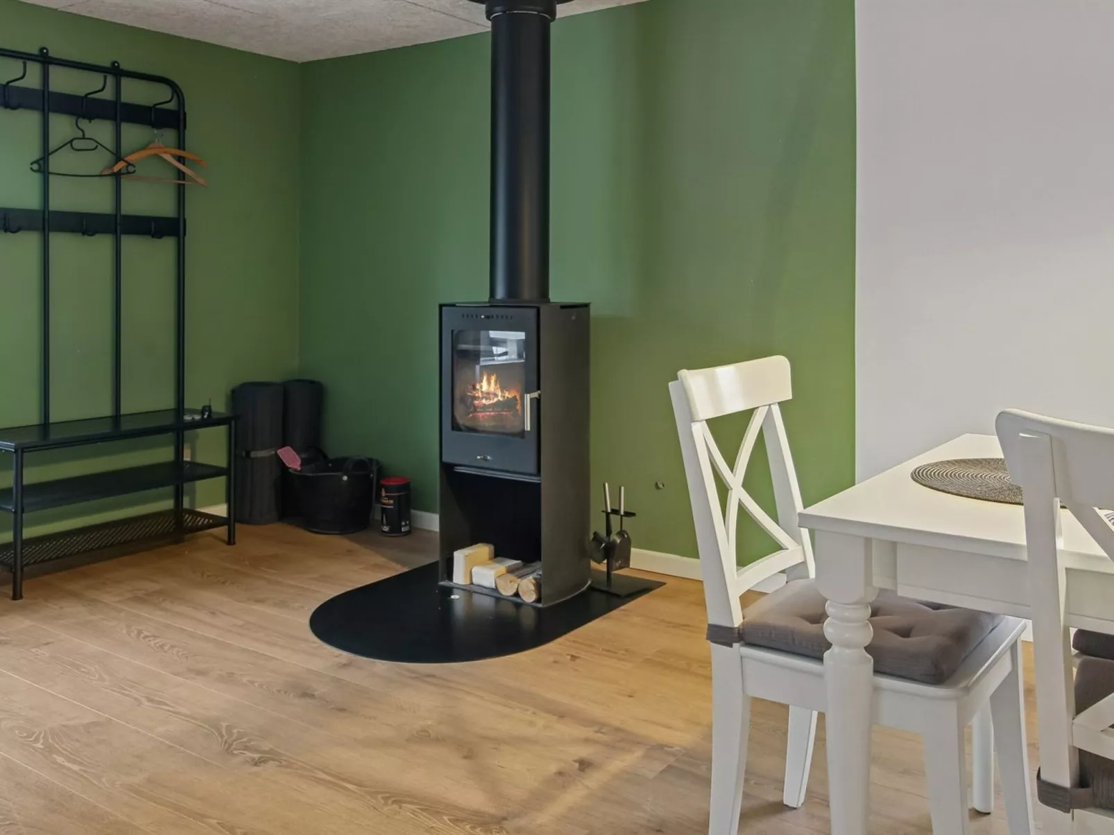 "Kabbi" - 2.6km from the sea - Inside