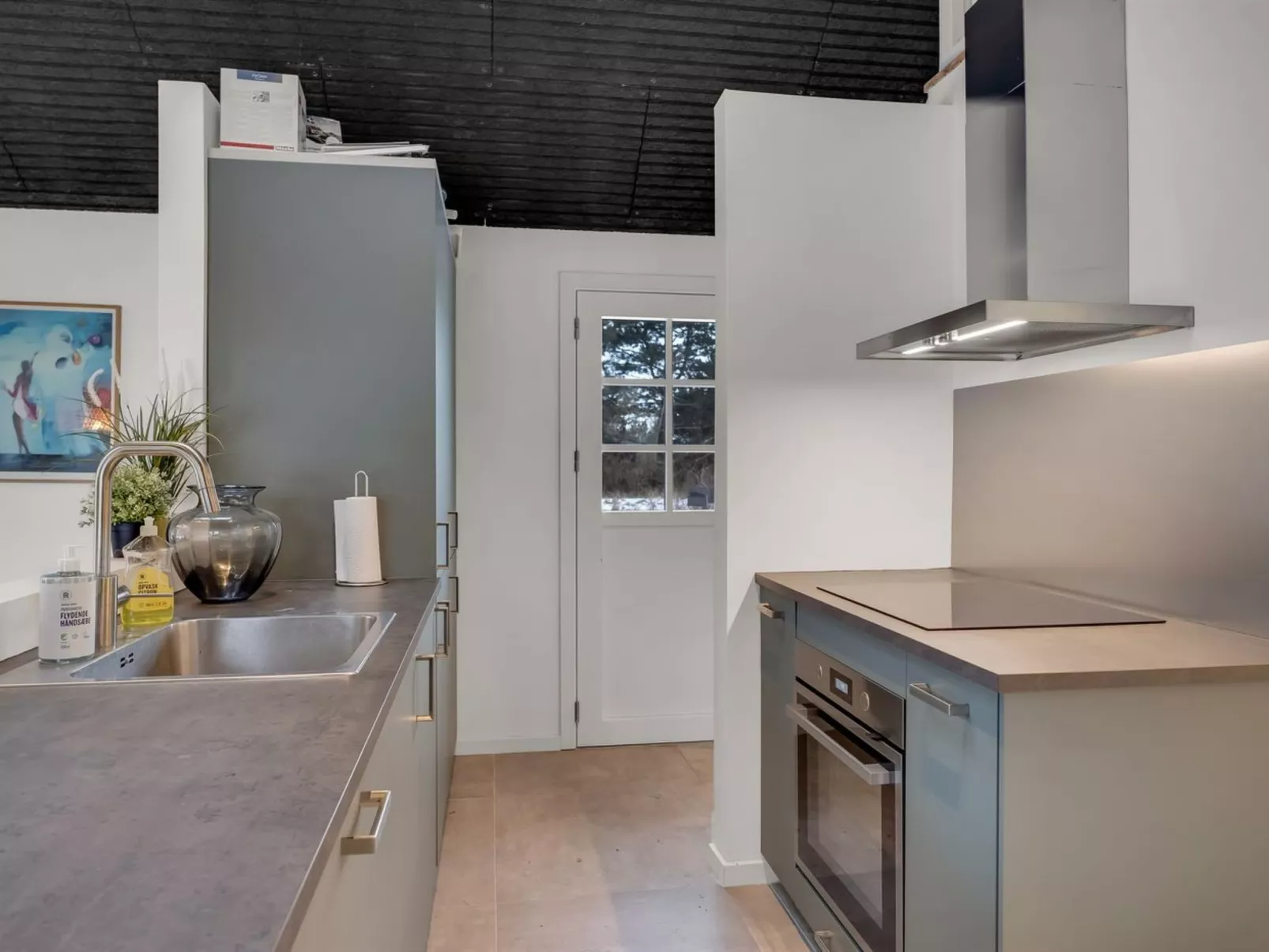 "Haghbarth" - 400m from the sea - Inside