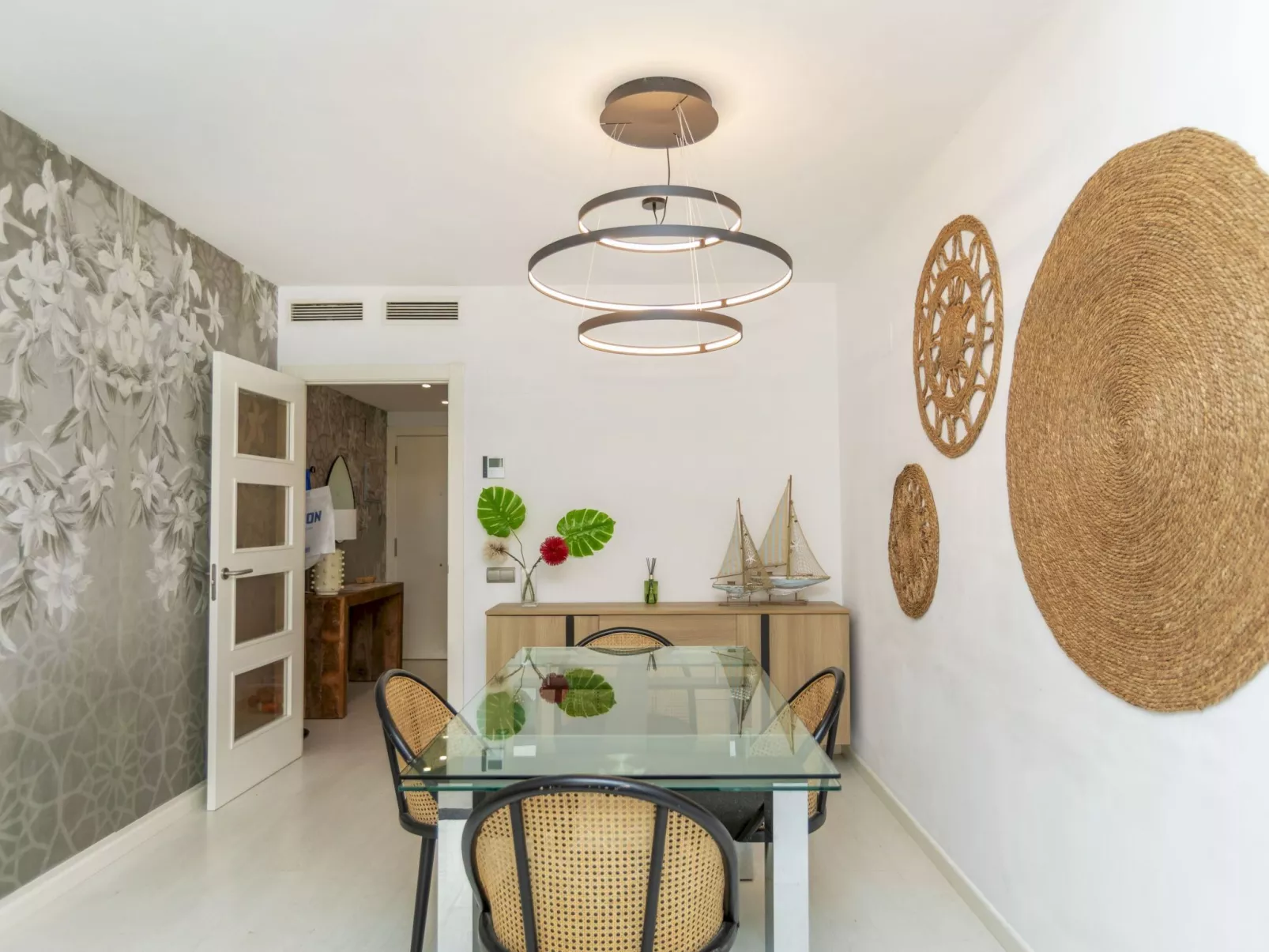 Nova Torredembarra - Inside