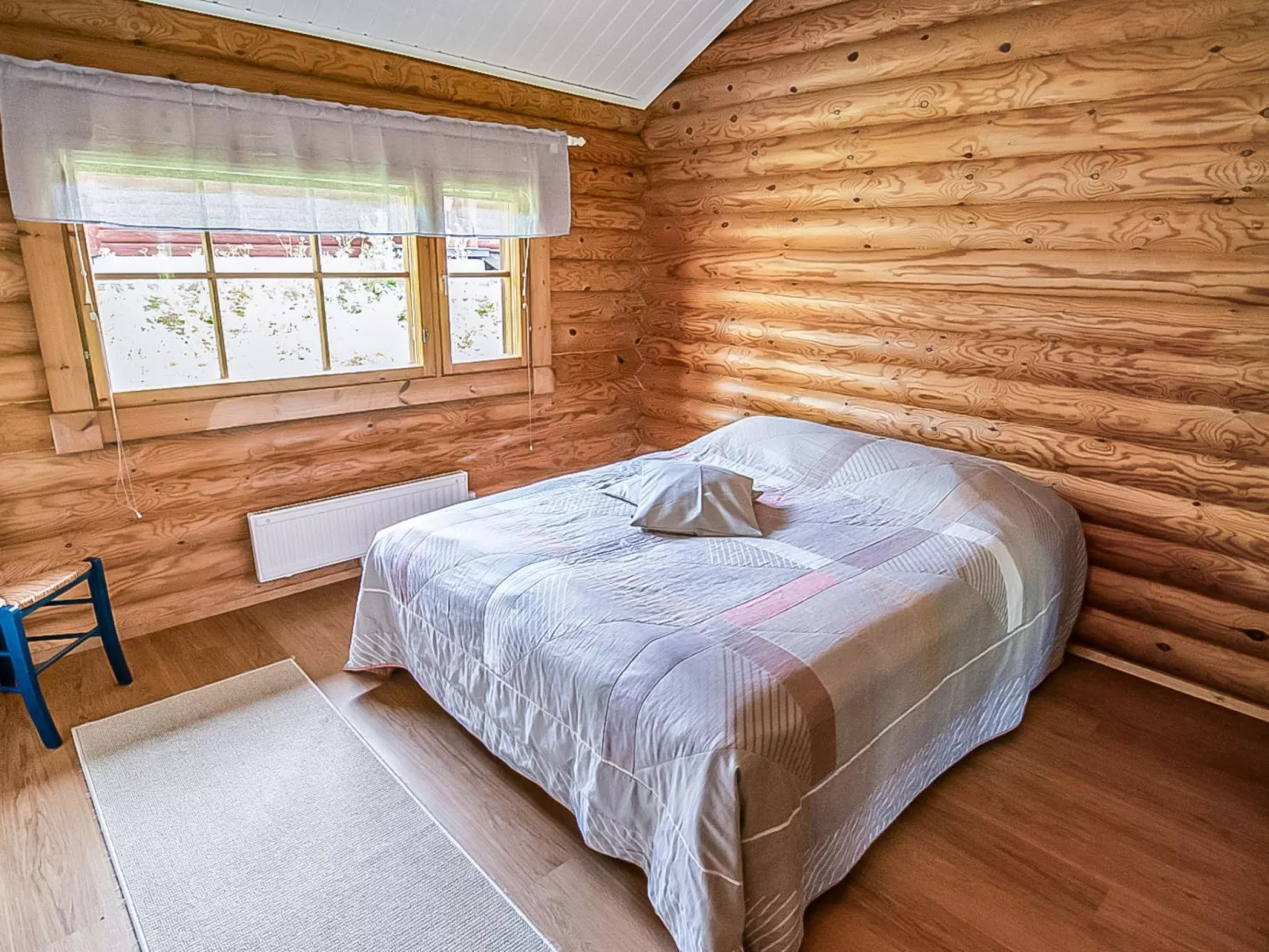 Rustholli 1 - Inside