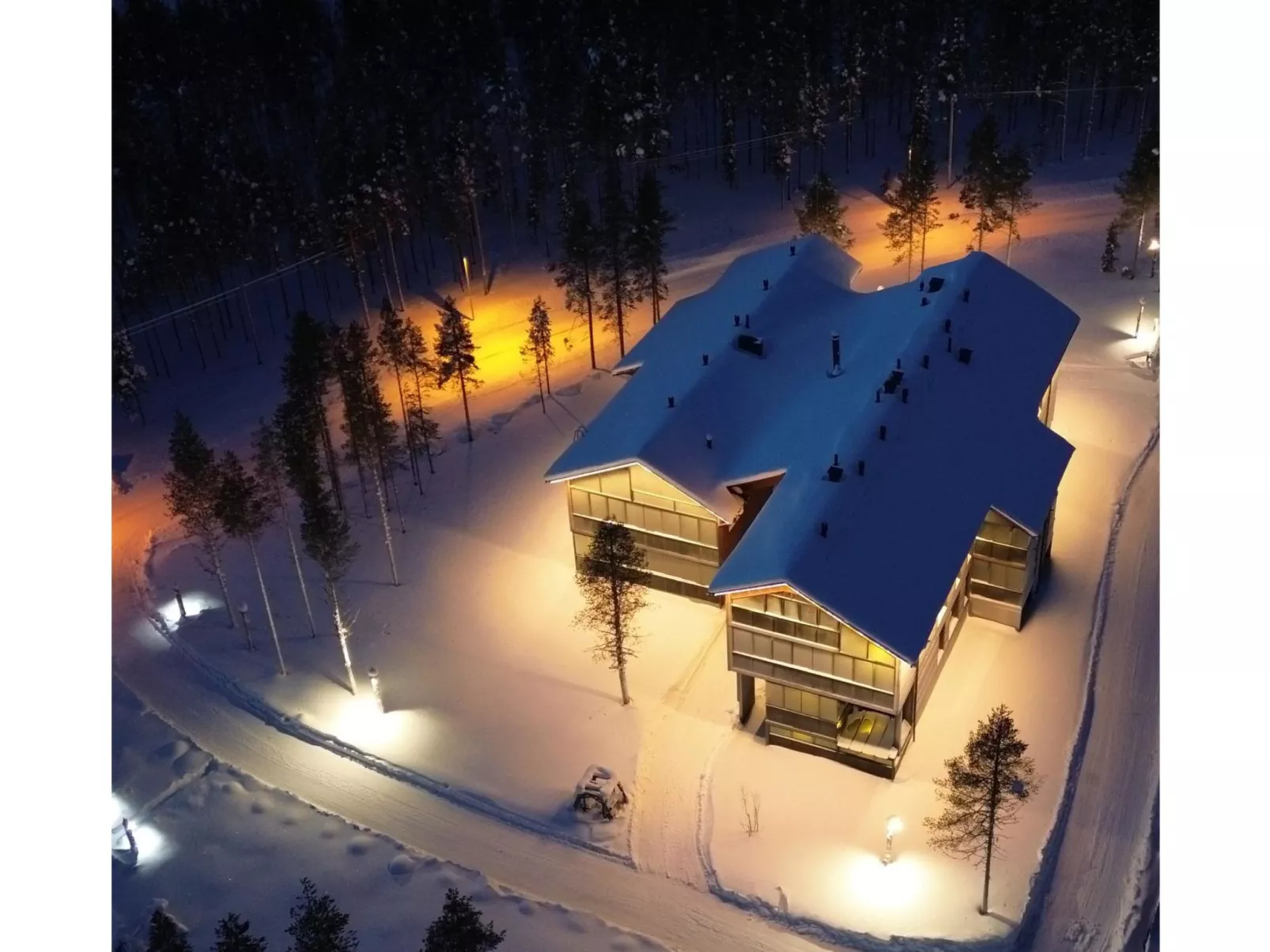 Röllimetsä d 4 - Drinnen