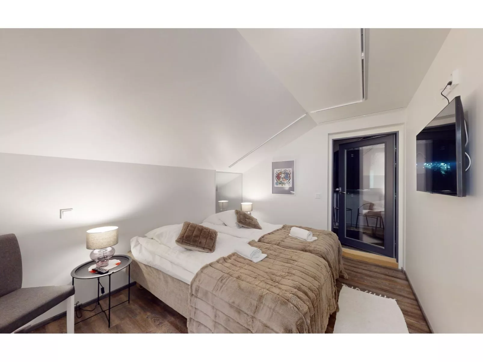 Röllimetsä d 11 - Drinnen