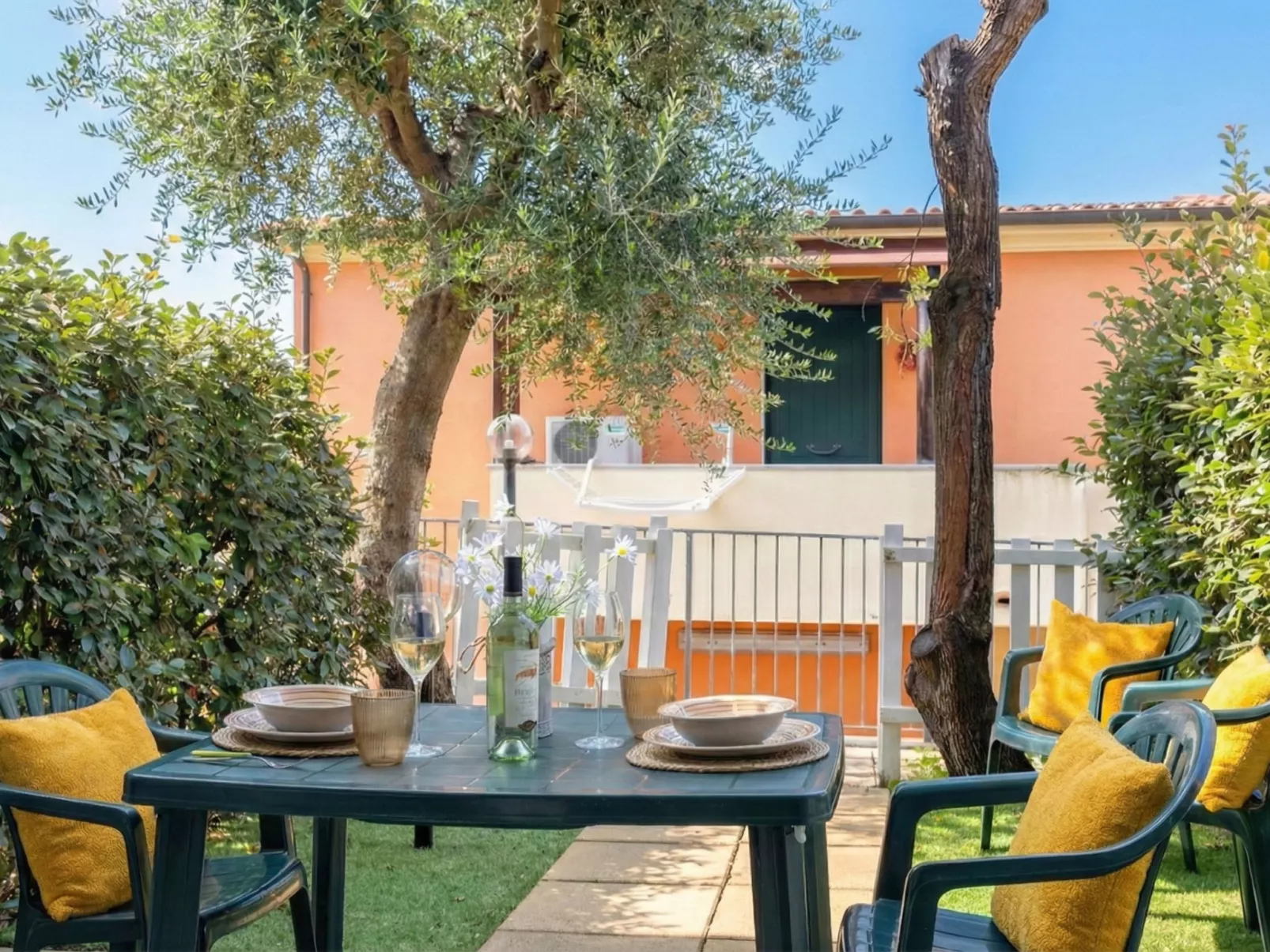 Spritz Home - Outside