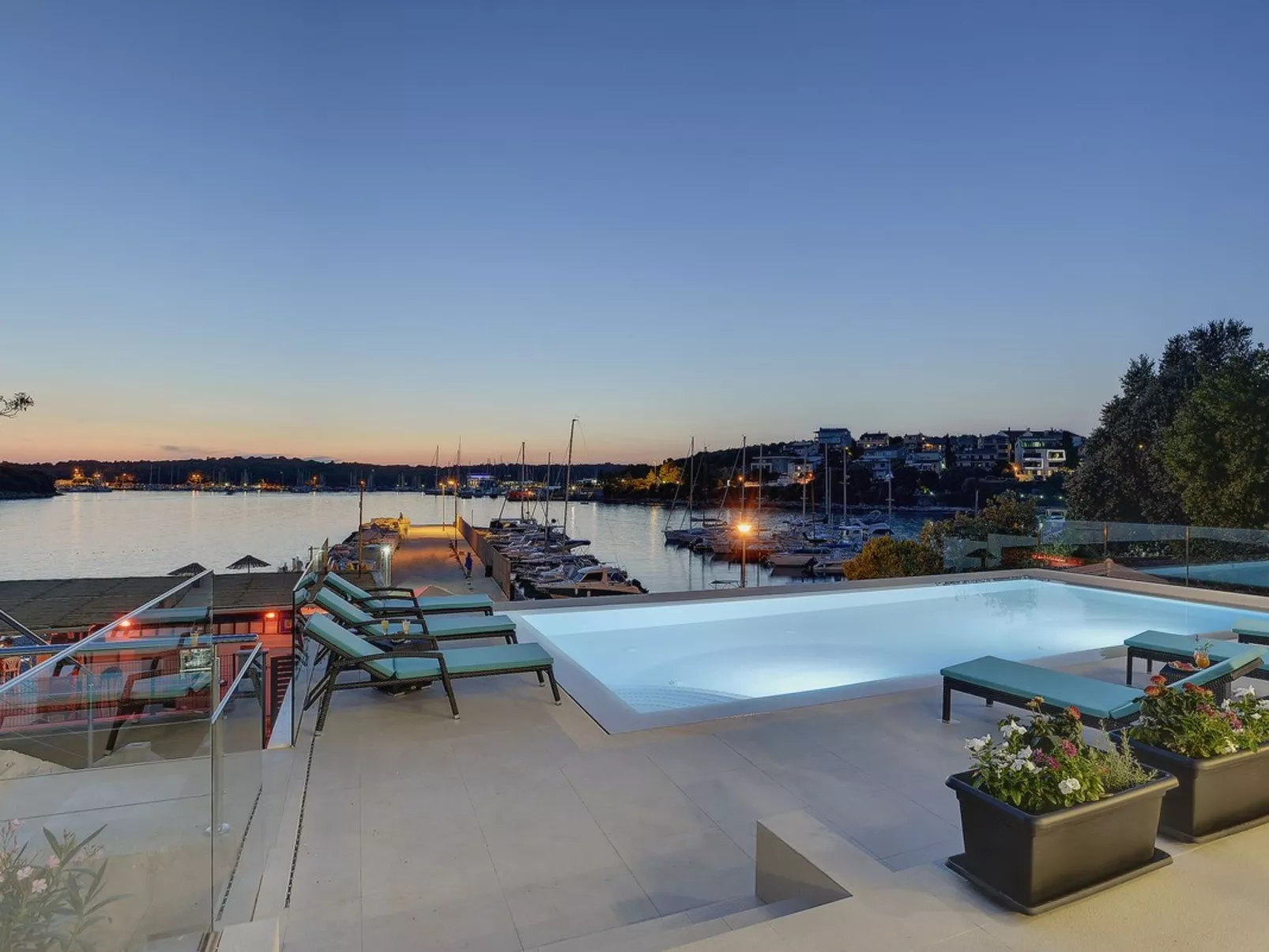 Villa Sail - Outside