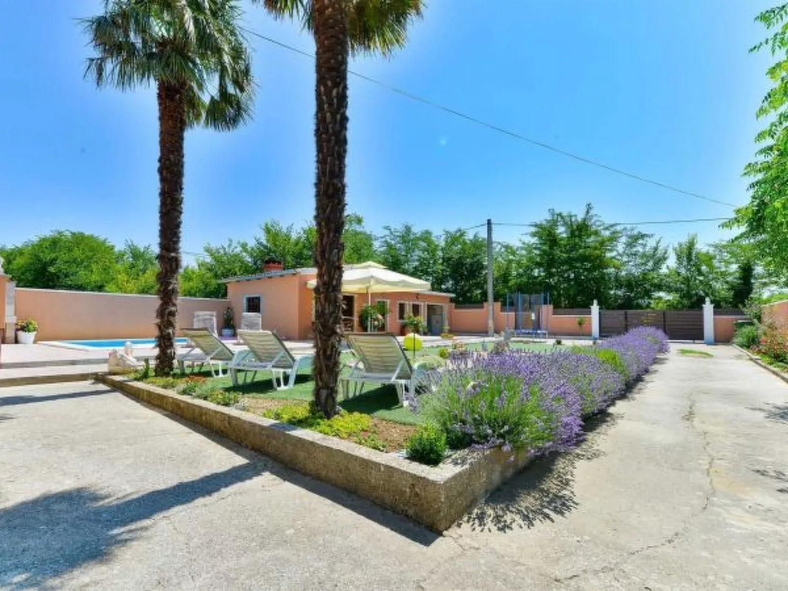 Holiday House Meri with pool - Image-tags.info