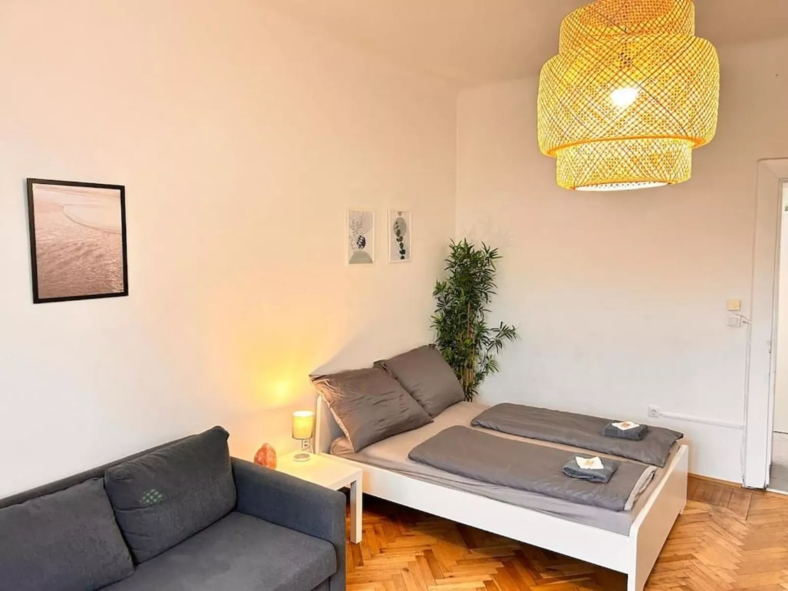 Spacious Apartment - Image-tags.info