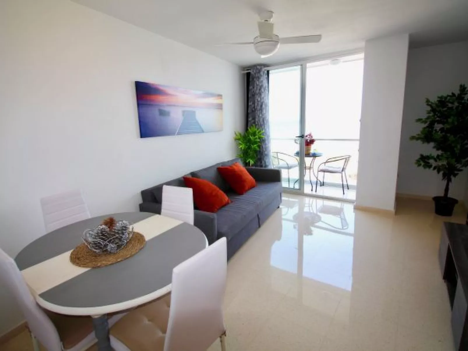 APARTAMENTO POSTIGUET CON BALCON - Dedans