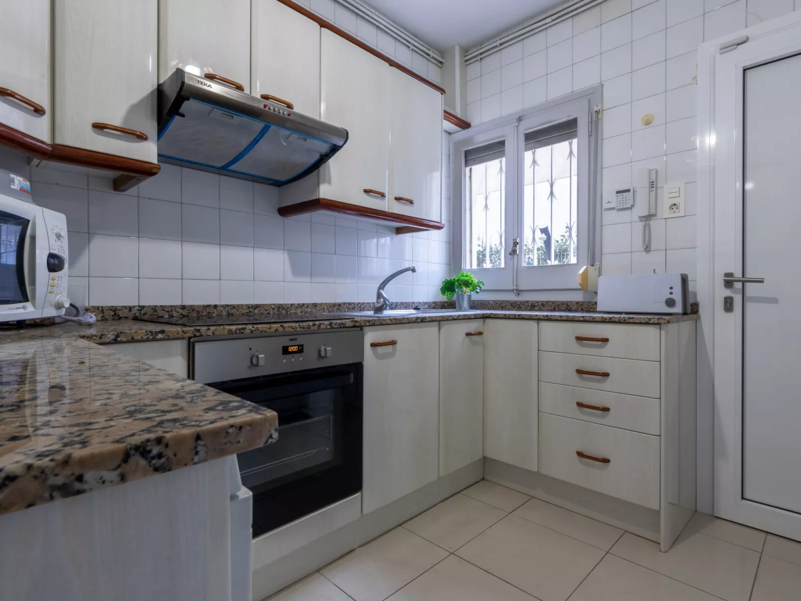 Higini Angles - Inside