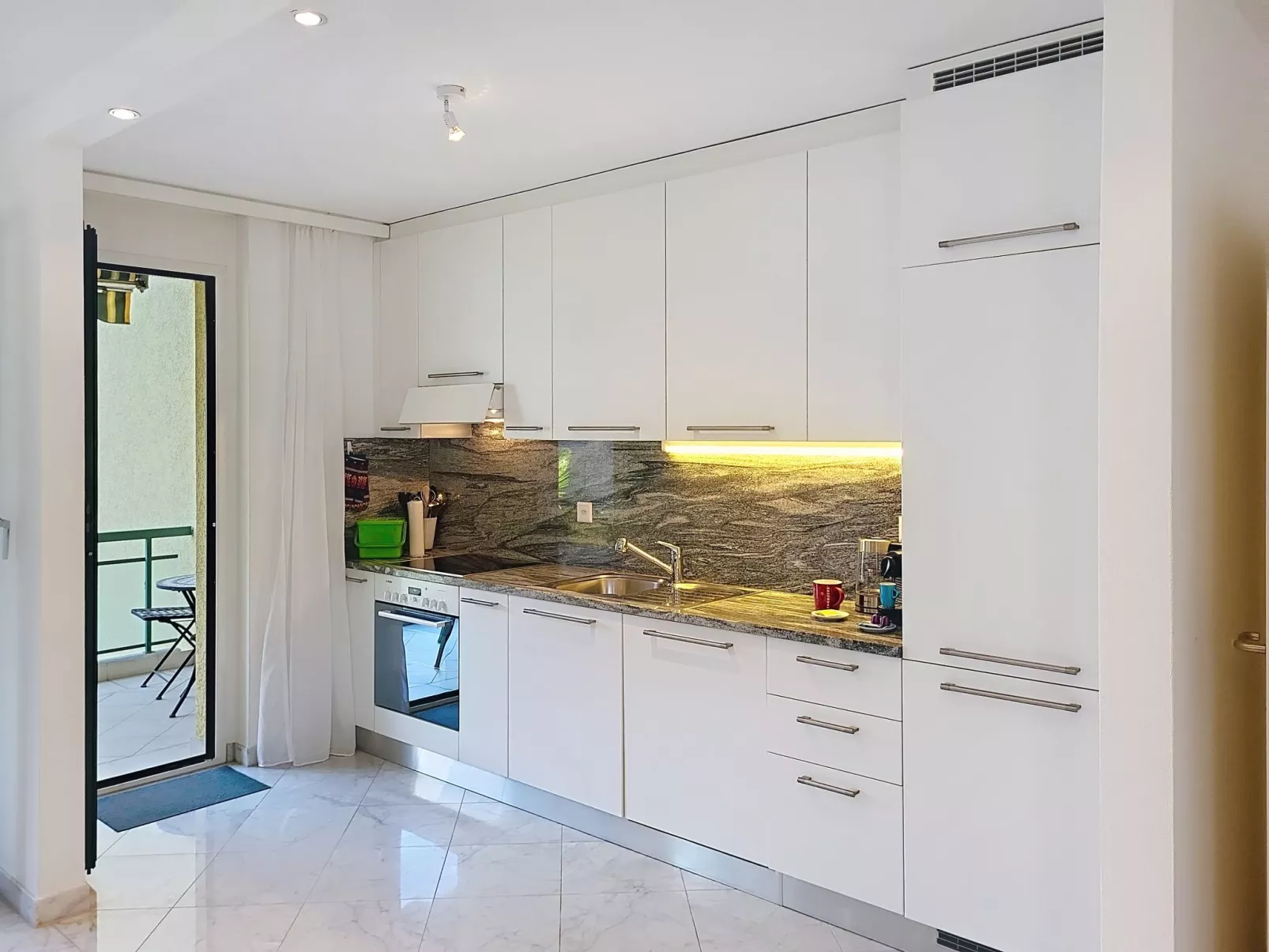 Apt. Hermosa - Inside