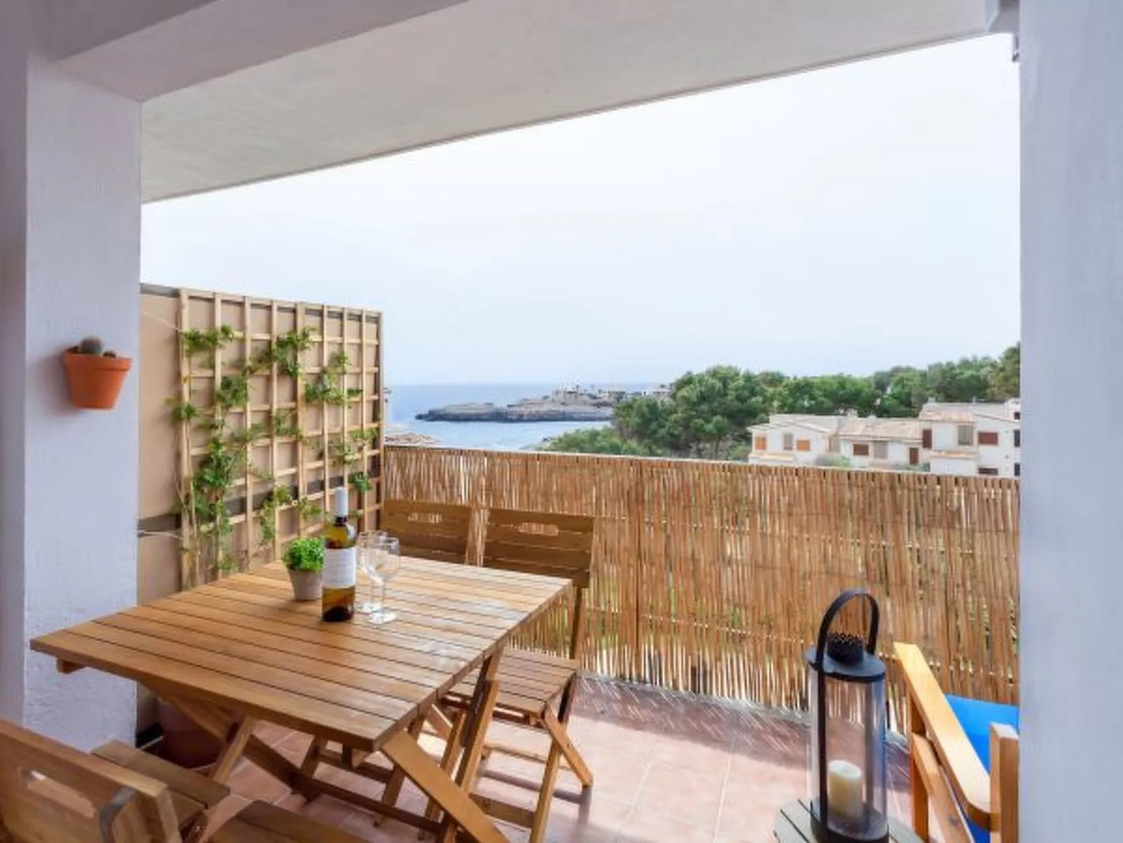 La Ola Beach House - Image-tags.info