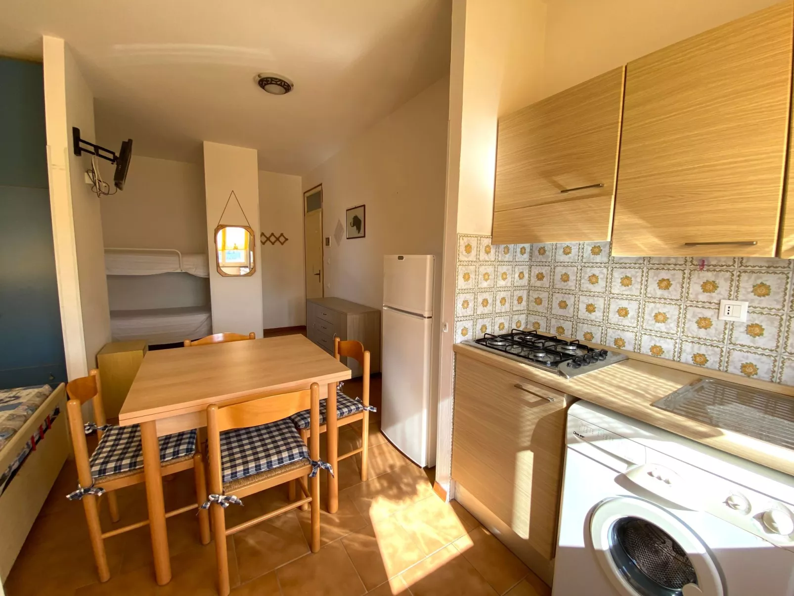 In Lido Delle Nazioni mit Kleinem Balkon - Drinnen