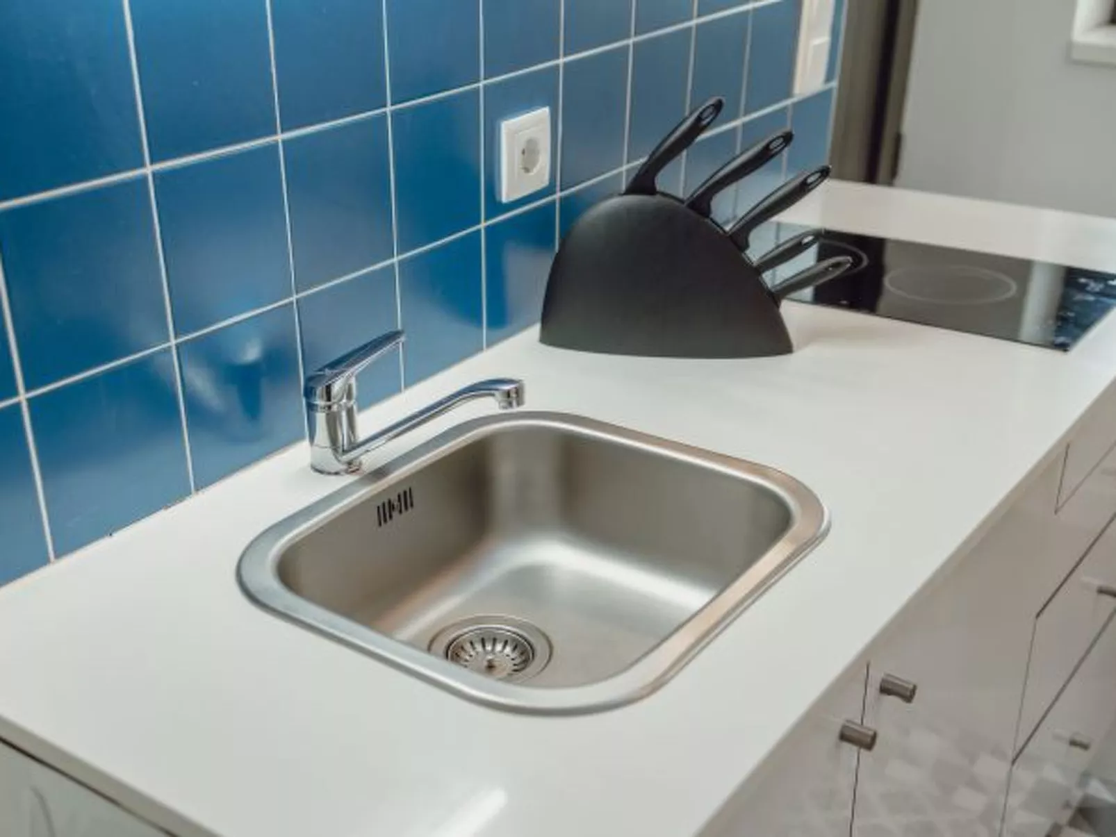 MEZZANINE STYLISH APARTMENT H by VACATIONY - Inside