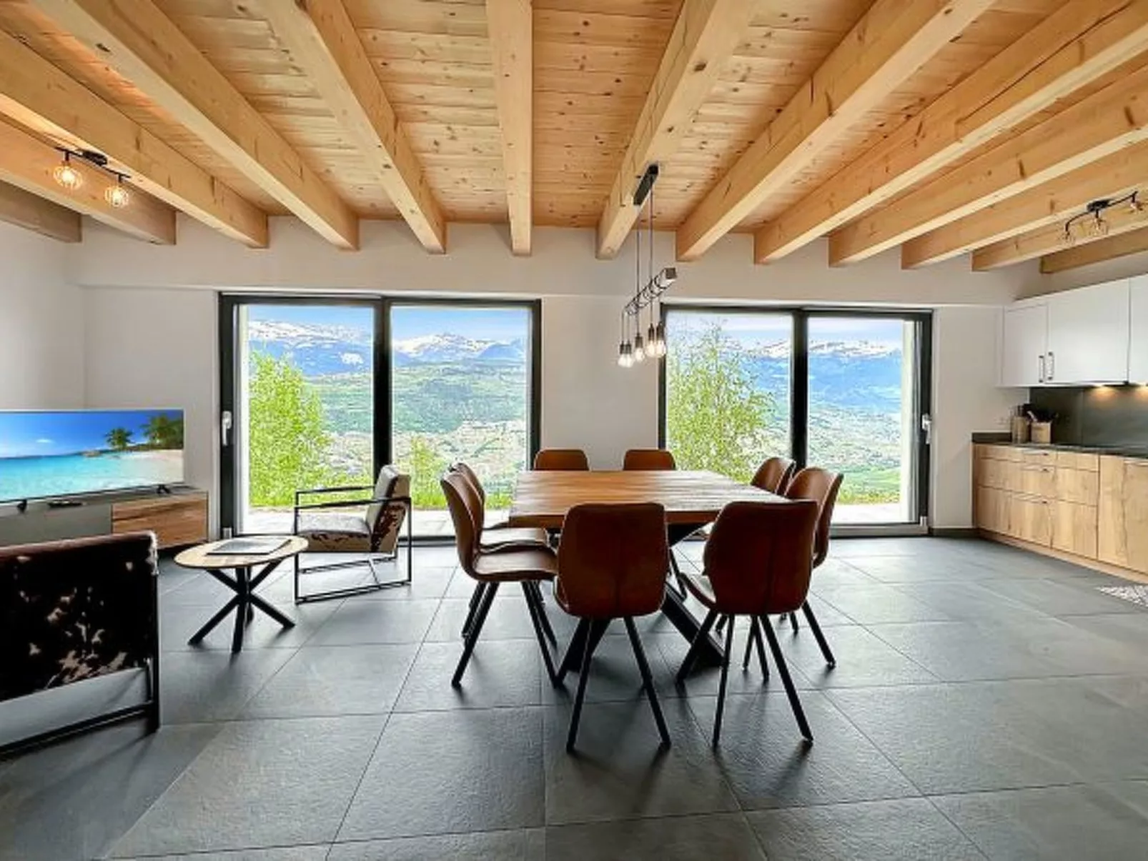 My Mountain Paradise in the Swiss Alps - Drinnen