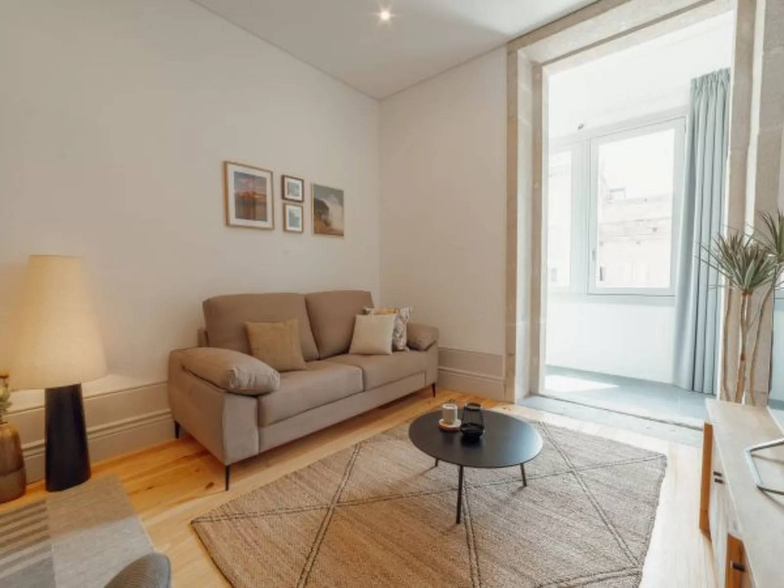 HEART OF PORTO APARTMENT D by VACATIONY - Inside