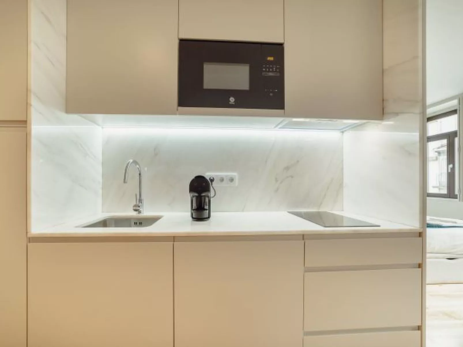 LEGACY OPORTO DESIGN APARTMENT F by VACATIONY - Inside