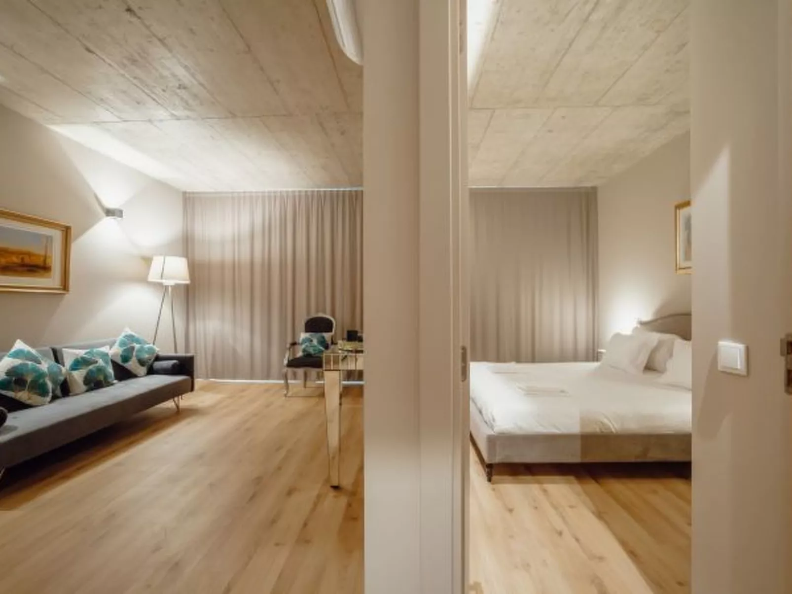 CITY CENTER PREMIUM with GARAGE by VACATIONY - Inside